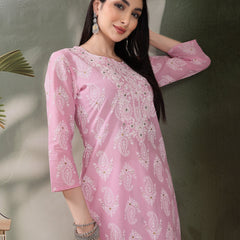 Women Paisley Printed Thread Work Notch Neck Pure Cotton Straight Kurta