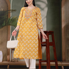Women Floral Printed Thread Work Notch Neck Pure Cotton Straight Kurta