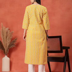 Women Floral Printed Thread Work Notch Neck Pure Cotton Straight Kurta