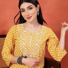 Women Floral Printed Thread Work Notch Neck Pure Cotton Straight Kurta