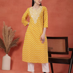 Women Floral Printed Thread Work Notch Neck Pure Cotton Straight Kurta