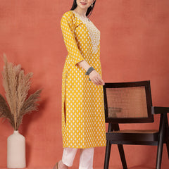 Women Floral Printed Thread Work Notch Neck Pure Cotton Straight Kurta