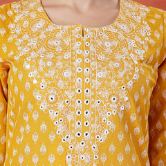 Women Floral Printed Thread Work Notch Neck Pure Cotton Straight Kurta