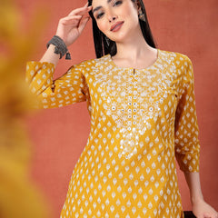 Women Floral Printed Thread Work Notch Neck Pure Cotton Straight Kurta