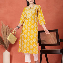 Women Paisely Printed Thread Work Notch Neck Pure Cotton Straight Kurta