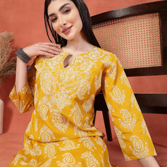 Women Paisely Printed Thread Work Notch Neck Pure Cotton Straight Kurta