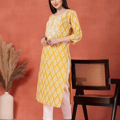Women Yellow Floral Printed Round Neck Straight Kurta