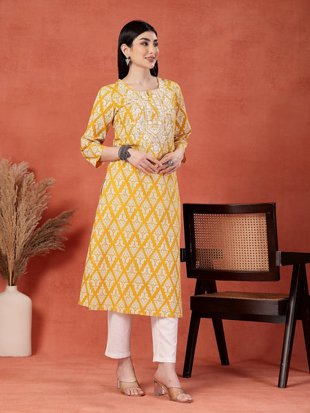 Women Yellow Floral Printed Round Neck Straight Kurta
