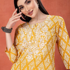 Women Yellow Floral Printed Round Neck Straight Kurta
