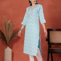 Women Ethnic Motif Embroidered Round Neck Straight Cotton Kurta