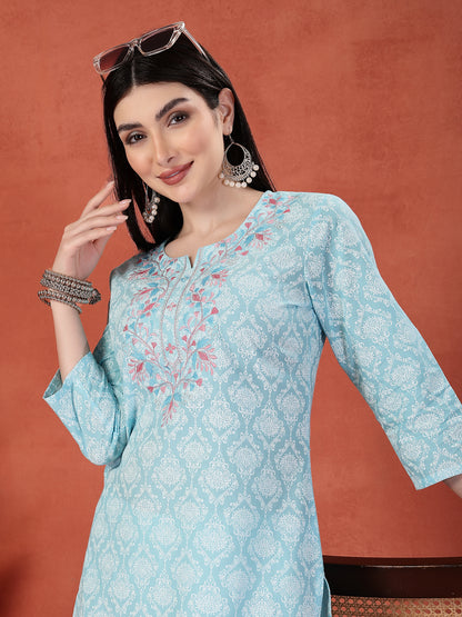 Women Ethnic Motif Embroidered Round Neck Straight Cotton Kurta