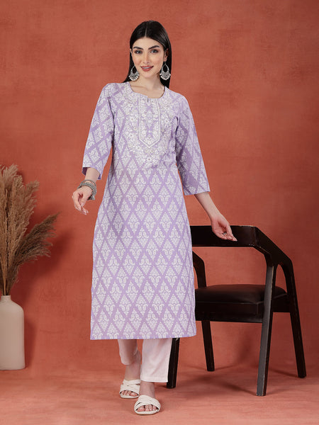 Women Floral Printed Round Neck Straight Kurta
