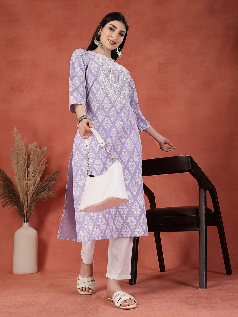 Women Floral Printed Round Neck Straight Kurta