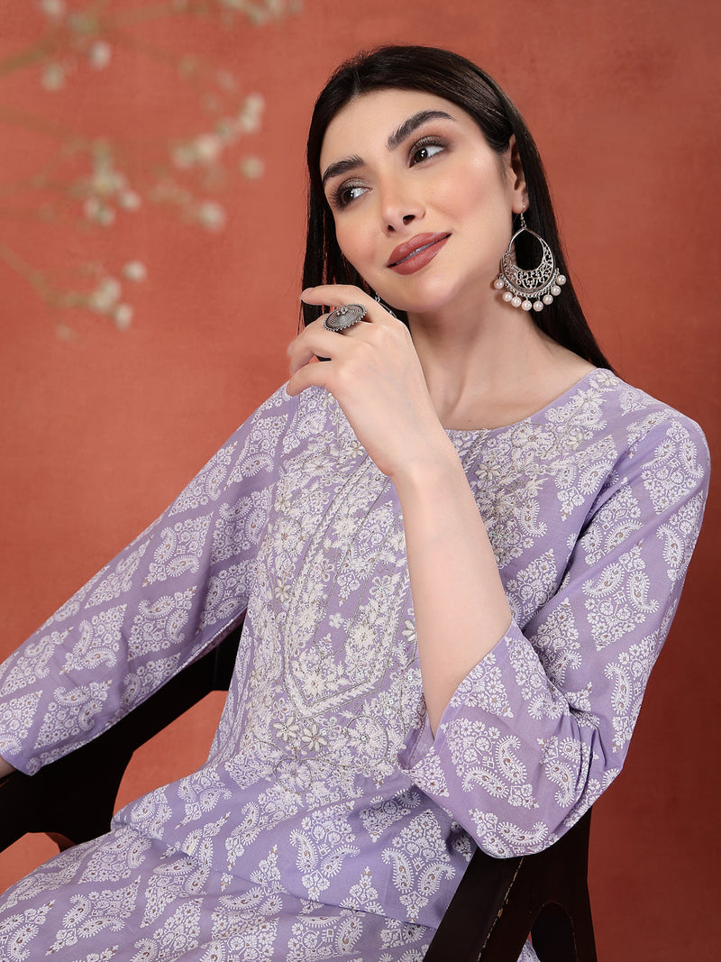 Women Floral Printed Round Neck Straight Kurta