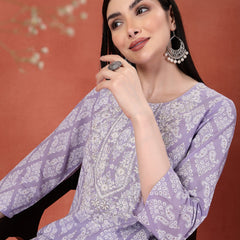 Women Floral Printed Round Neck Straight Kurta