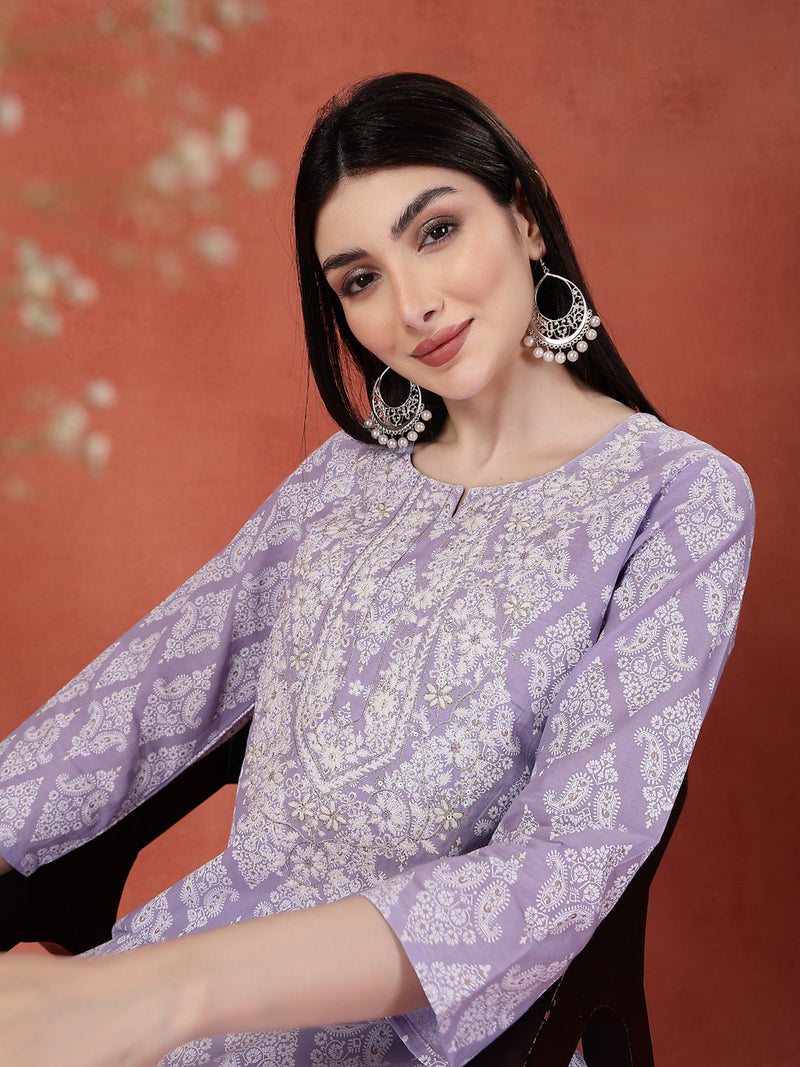 Women Floral Printed Round Neck Straight Kurta