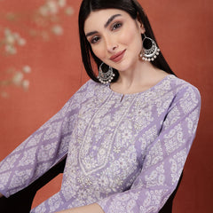 Women Floral Printed Round Neck Straight Kurta