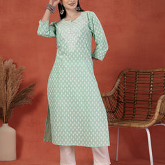 Women Floral Printed Round Neck Straight Kurta