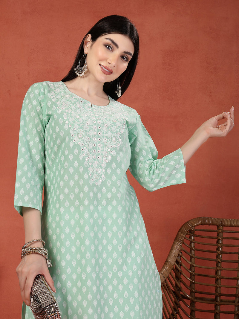 Women Floral Printed Round Neck Straight Kurta