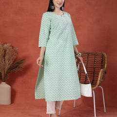 Women Green Printed Round Neck Straight Cotton Kurta