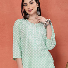 Women Green Printed Round Neck Straight Cotton Kurta