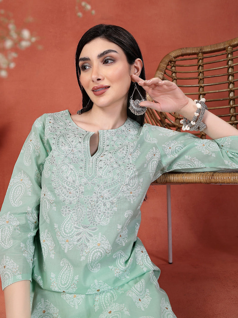 Women Green Color Paisley Printed Thread Work Notch Neck Pure Cotton Straight Kurta