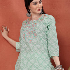Women Sea Green Floral Printed Thread Work Notch Neck Pure Cotton Straight Kurta