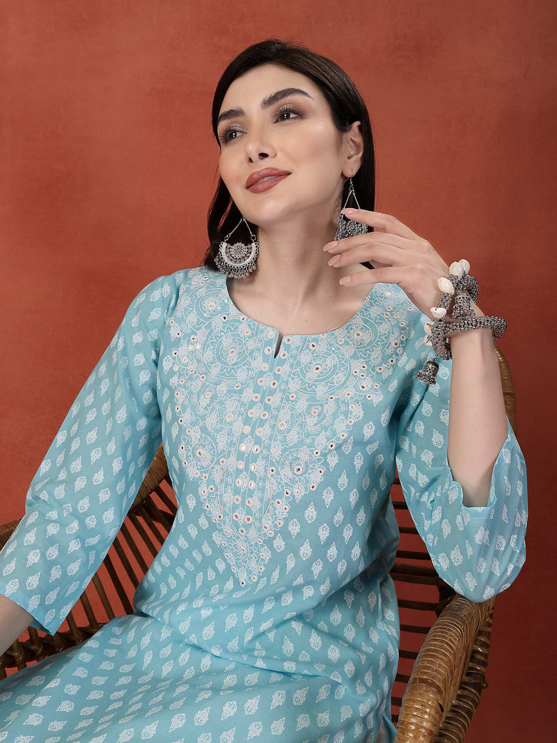Women Embroidered Round Neck Straight Kurta