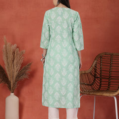 Women Paisley Printed Thread Work Notch Neck Pure Cotton Straight Kurta