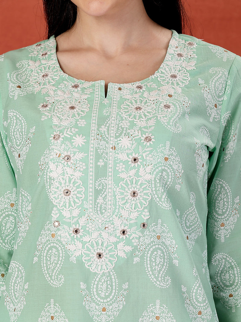 Women Paisley Printed Thread Work Notch Neck Pure Cotton Straight Kurta