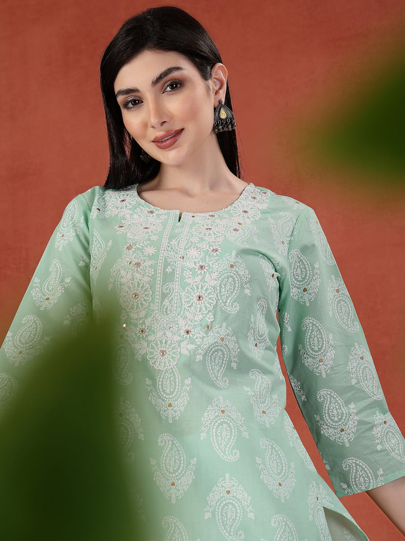 Women Paisley Printed Thread Work Notch Neck Pure Cotton Straight Kurta