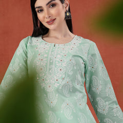 Women Paisley Printed Thread Work Notch Neck Pure Cotton Straight Kurta