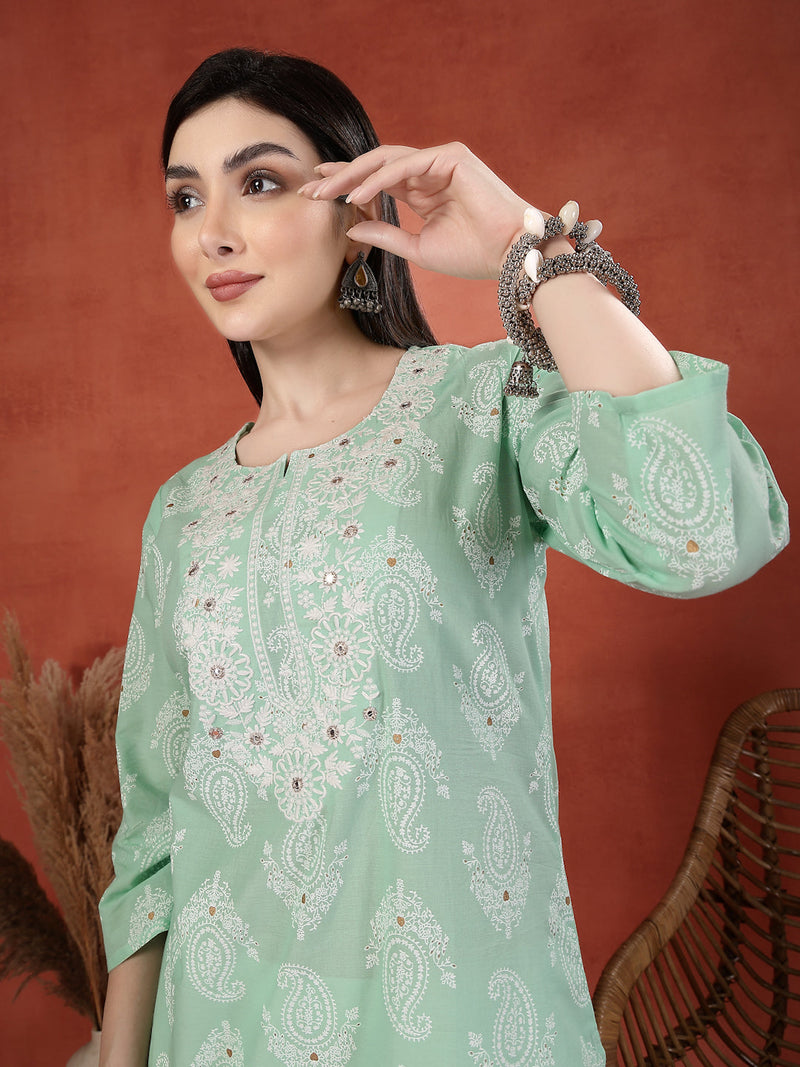 Women Paisley Printed Thread Work Notch Neck Pure Cotton Straight Kurta