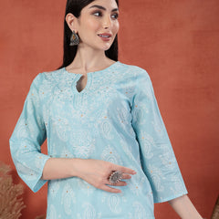 Women Floral Printed Thread Work Notch Neck Pure Cotton Straight Kurta
