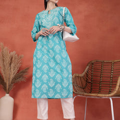 Women Paisley Printed Thread Work Notch Neck Pure Cotton Straight Kurta