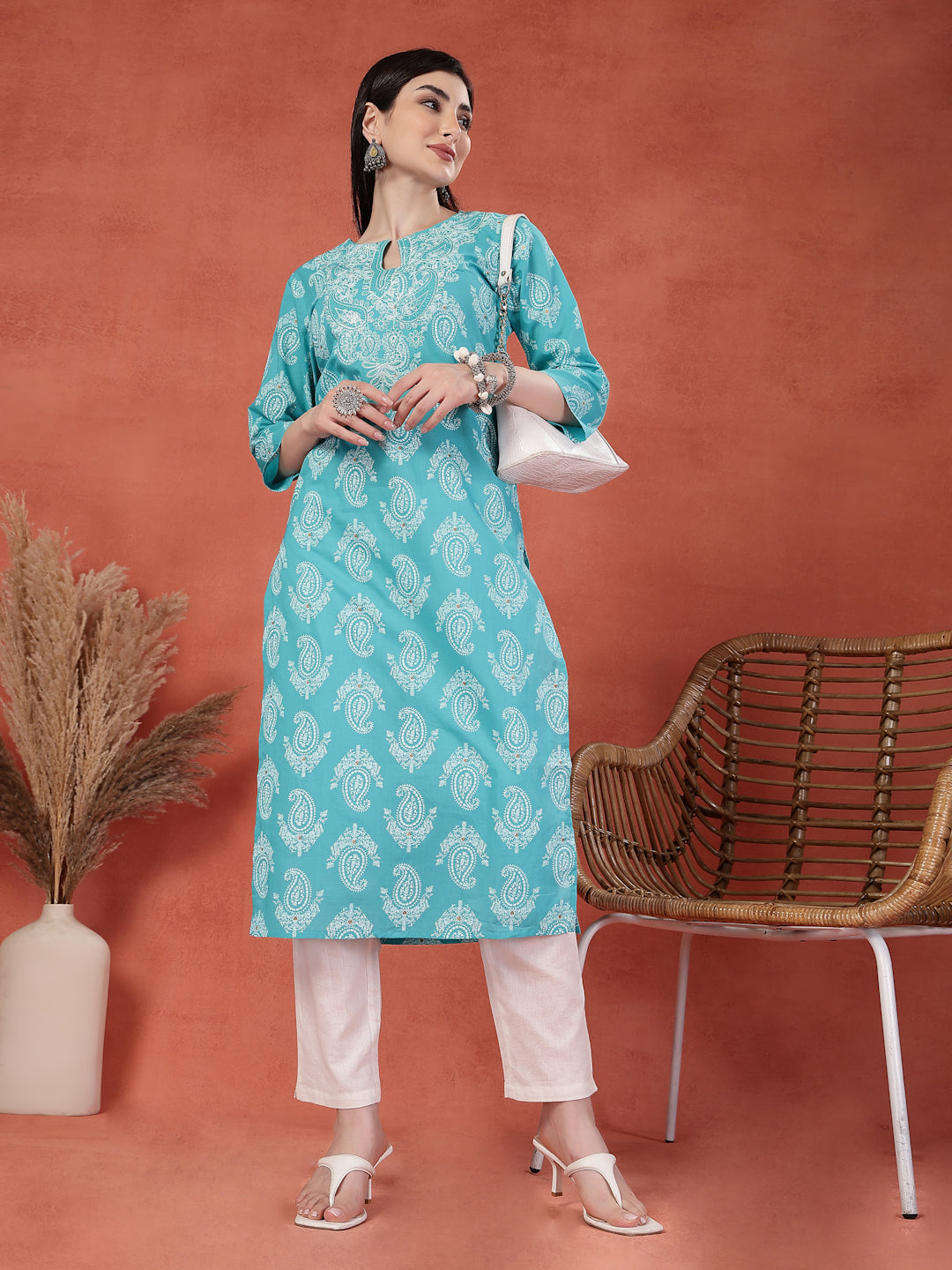 Women Paisley Printed Thread Work Notch Neck Pure Cotton Straight Kurta