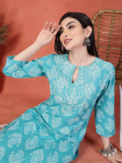 Women Paisley Printed Thread Work Notch Neck Pure Cotton Straight Kurta