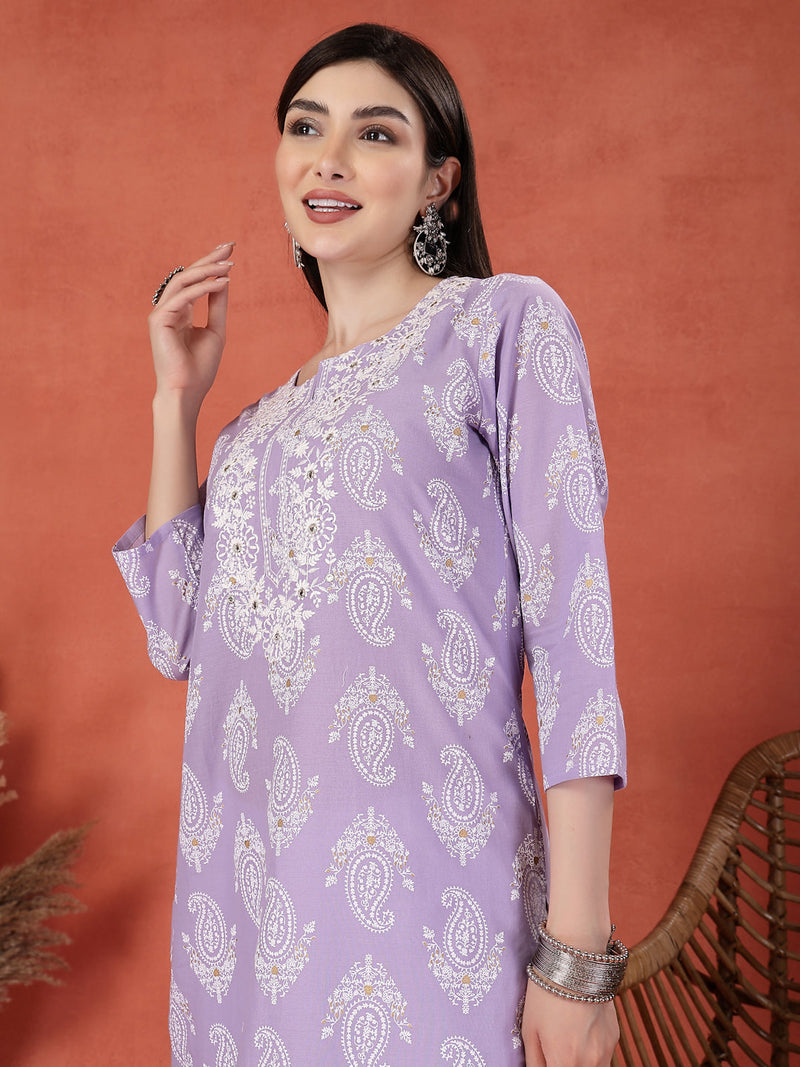 Women Embroidered Round Neck Straight Kurta