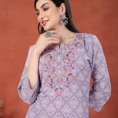 Women Floral Printed Thread Work Notch Neck Pure Cotton Straight Kurta