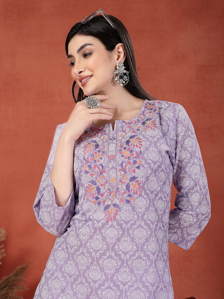 Women Floral Printed Thread Work Notch Neck Pure Cotton Straight Kurta