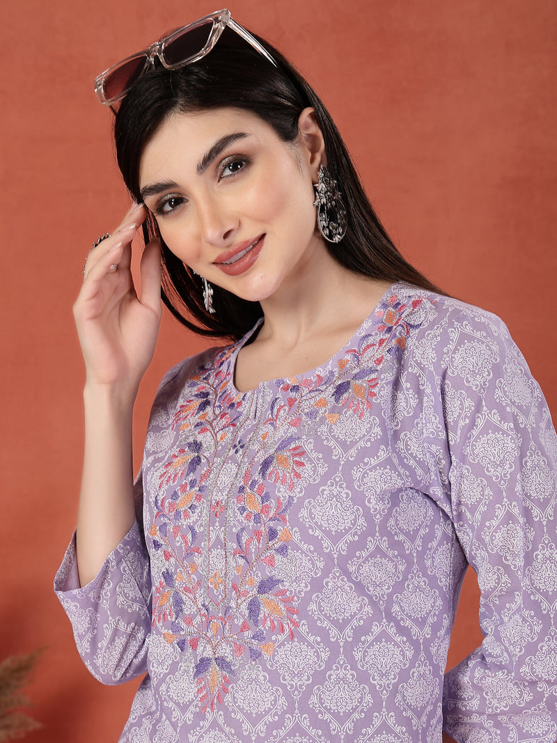 Women Floral Printed Thread Work Notch Neck Pure Cotton Straight Kurta