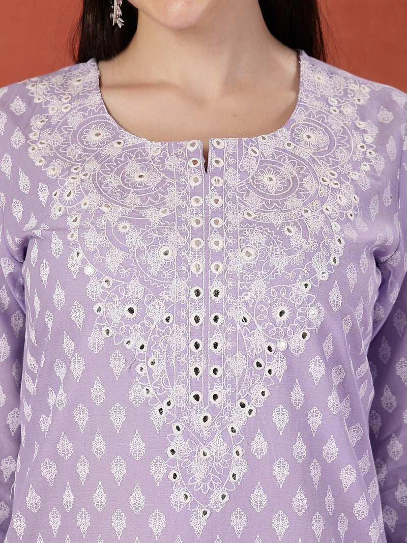 Women Floral Printed Thread Work Notch Neck Pure Cotton Straight Kurta