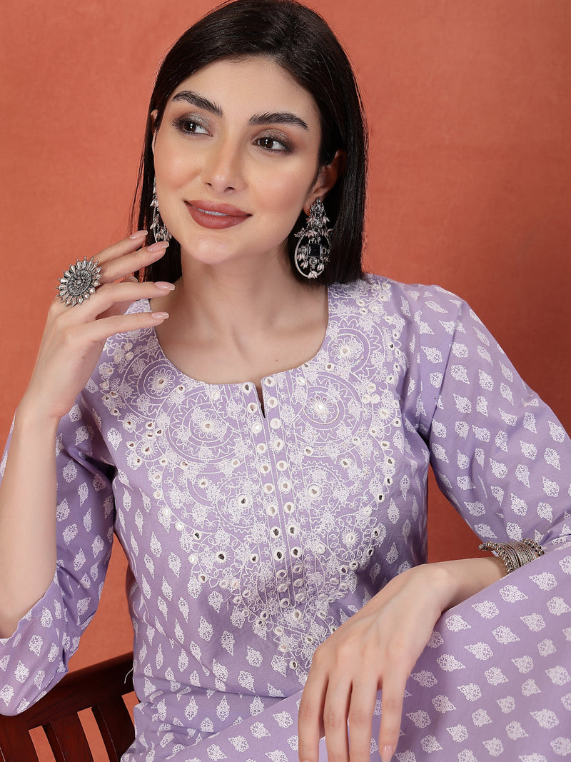 Women Floral Printed Thread Work Notch Neck Pure Cotton Straight Kurta