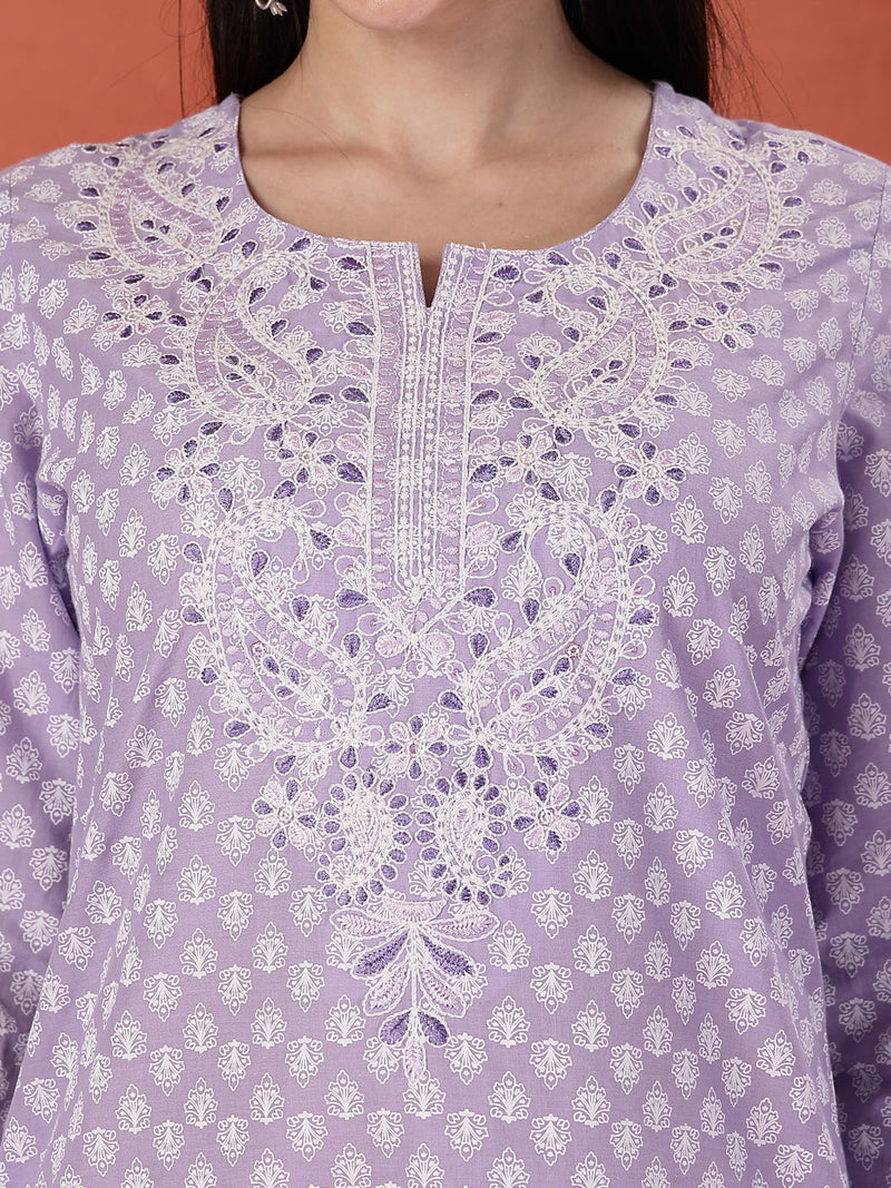 Women Lavender Floral Printed Thread Work Notch Neck Pure Cotton Straight Kurta