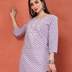 Women Lavender Floral Printed Thread Work Notch Neck Pure Cotton Straight Kurta
