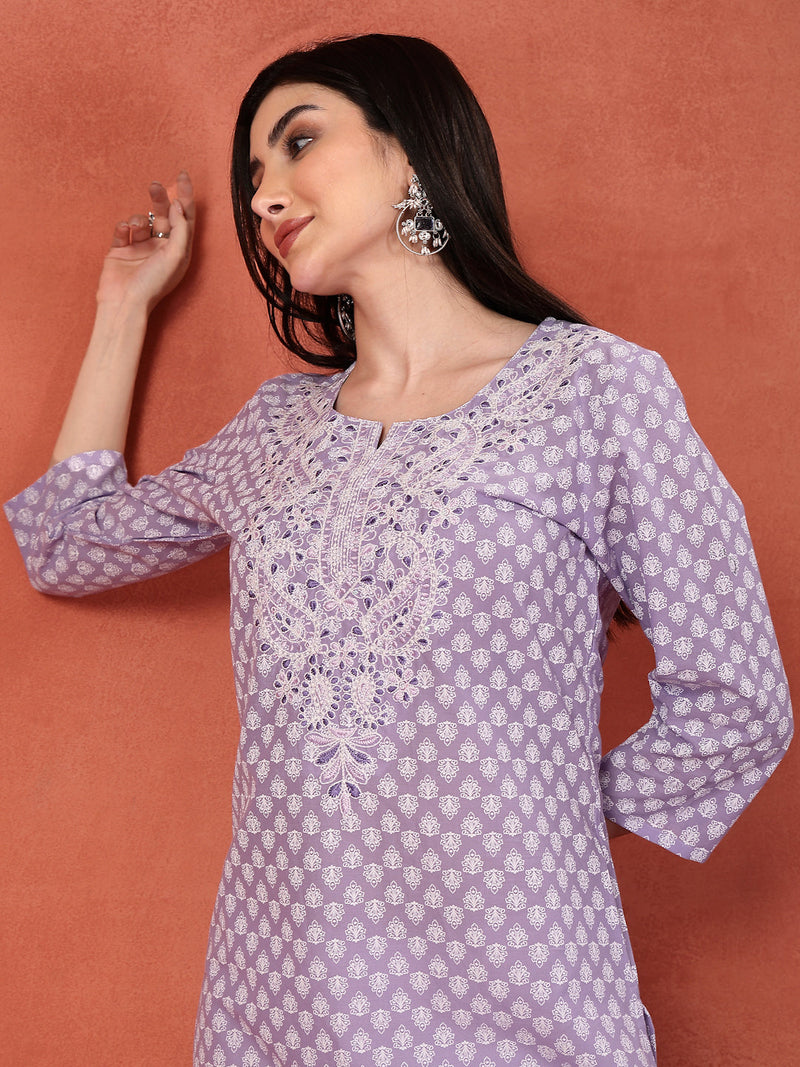 Women Lavender Floral Printed Thread Work Notch Neck Pure Cotton Straight Kurta