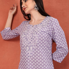 Women Lavender Floral Printed Thread Work Notch Neck Pure Cotton Straight Kurta