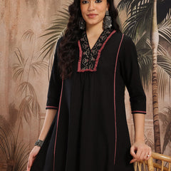 Noir Grace Embroidered Cotton Kurta Trouser Set