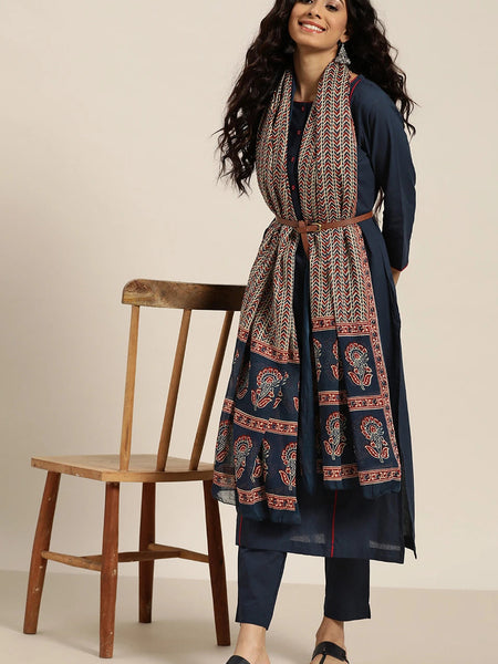 Front view solid kurta trouser set
