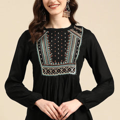 Front view black ethnic top women
